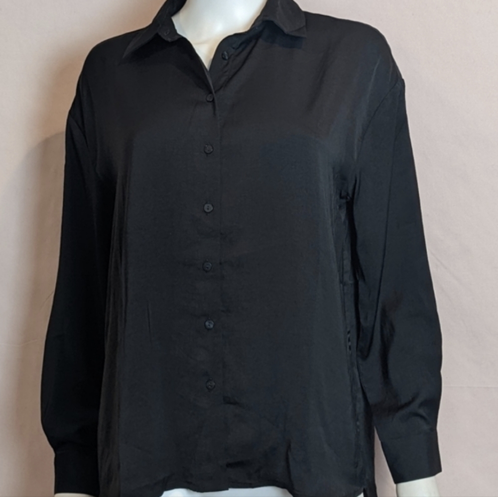 Stradivarius Black Long Sleeve Button Up Lightweight Blouse Size Small